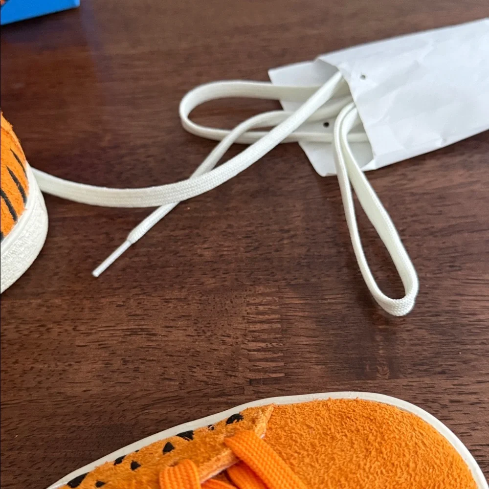 Puma Kellogg’s Frosted Flakes adult suede Tony the Tiger sneakers - Picture 6 of 12